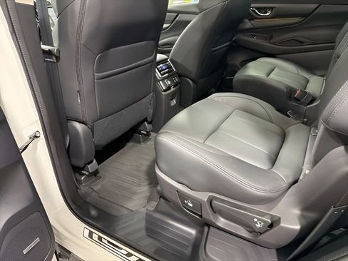 Certified 2025 Subaru Ascent Bronze Edition image 32