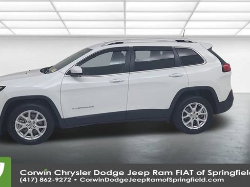 Certified 2018 Jeep Cherokee Latitude Plus image 8