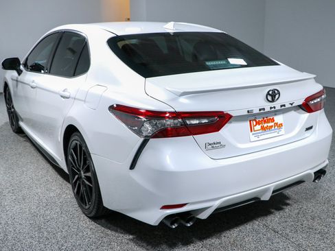 Used 2023 Toyota Camry XSE FWD image 9