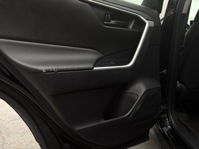 Used 2024 Toyota RAV4 LE AWD/4WD image 35