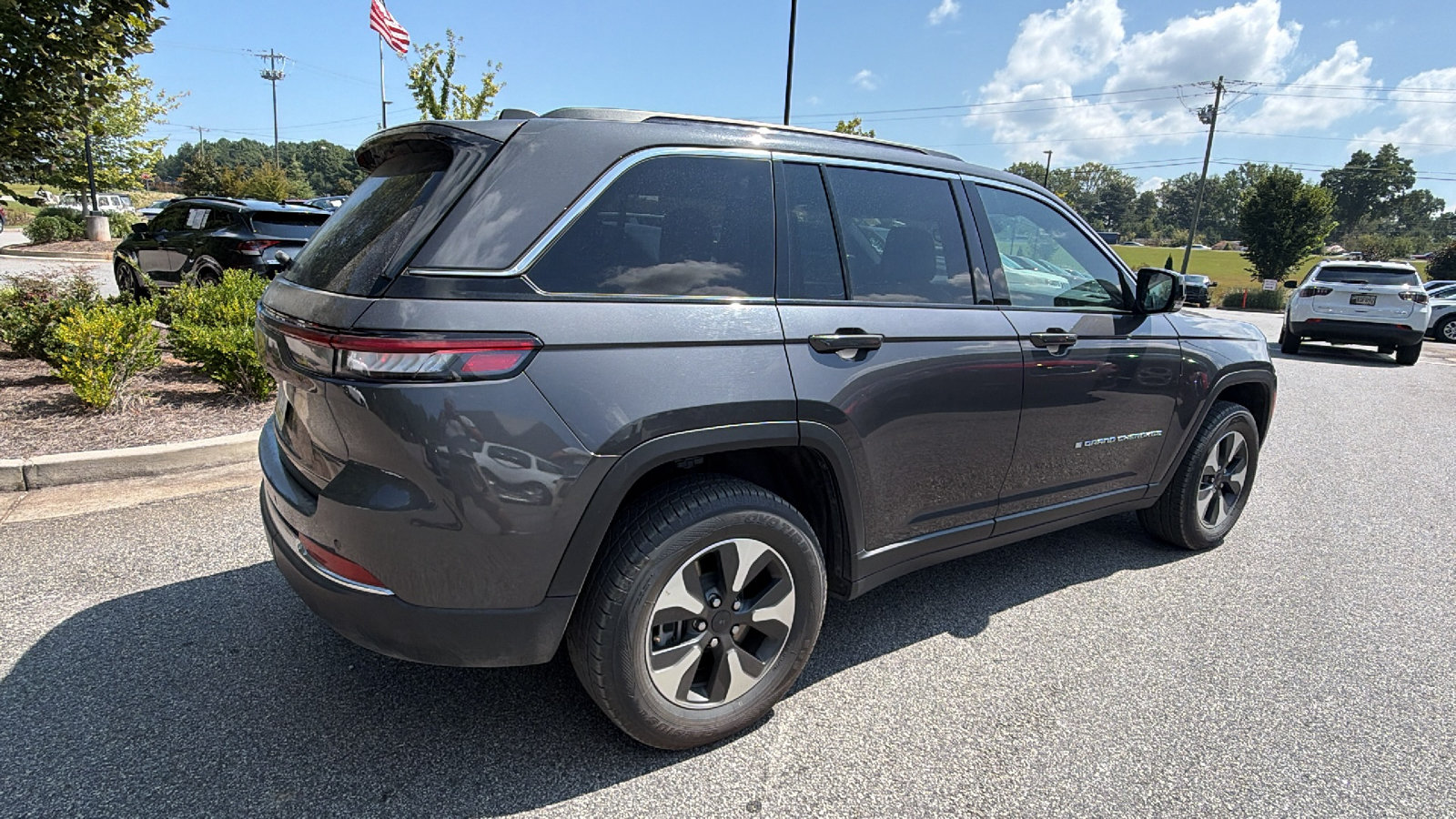 Used 2024 Jeep Grand Cherokee Limited 4xe AWD/4WD image 8