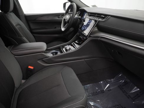 New 2026 Jeep Grand Cherokee Laredo AWD/4WD image 34