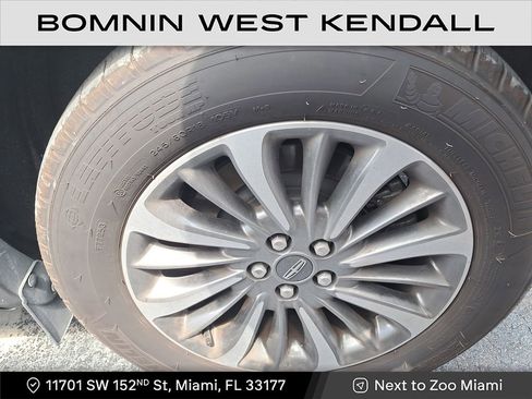 Used 2023 Lincoln Nautilus AWD w/ Premium Package image 7