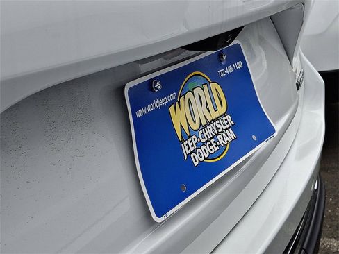 New 2025 Jeep Grand Cherokee Laredo X w/ Luxury Tech Group I image 9