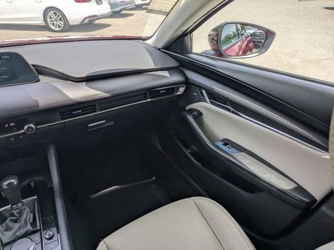 Used 2022 MAZDA MAZDA3 s image 17