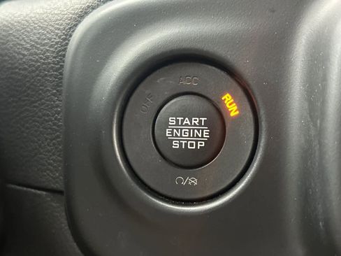 Used 2022 Jeep Wrangler Unlimited Sahara image 23