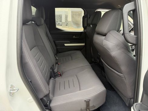 Used 2024 Toyota Tacoma TRD Off-Road AWD/4WD image 32