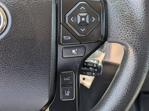 Used 2022 Toyota Tacoma SR AWD/4WD image 19