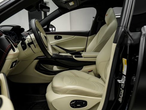 Used 2023 Aston Martin DBX 707 AWD/4WD image 7