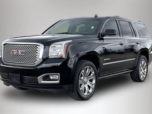 Used 2015 GMC Yukon Denali w/ Touring Package image 2