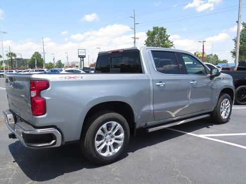 Used 2023 Chevrolet Silverado 1500 LTZ w/ LTZ Convenience Package II AWD/4WD image 3