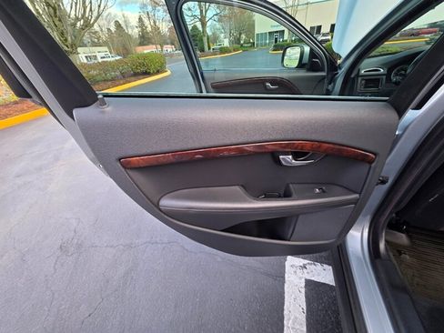 Used 2013 Volvo XC70 3.2 Platinum image 37