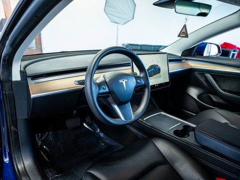 Used 2023 Tesla Model 3 Standard Range image 32