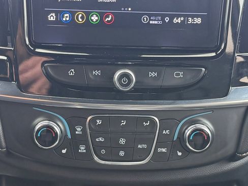 Used 2023 Chevrolet Traverse LT FWD image 50