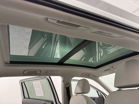 Used 2021 Volkswagen Tiguan SEL w/ 2-Row Tiguan MDO Package image 28