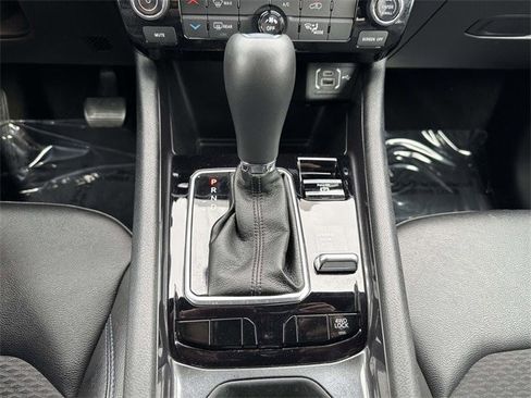 Used 2024 Jeep Compass Latitude image 13