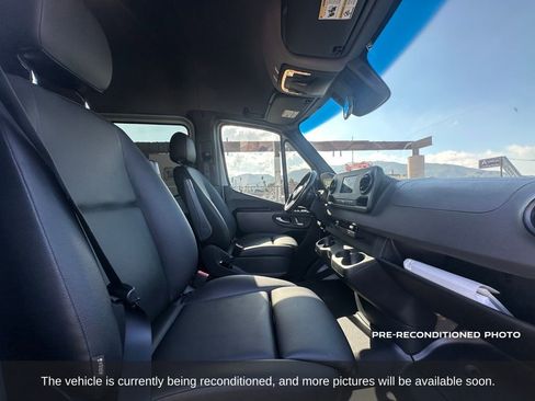 Used 2021 Mercedes-Benz Sprinter 2500 image 12