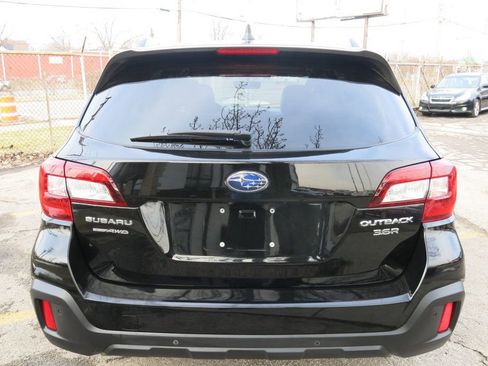 Used 2018 Subaru Outback 3.6R Touring image 8
