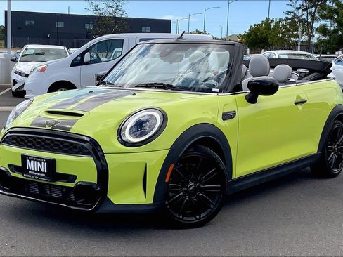 Used 2022 MINI Cooper S image 2