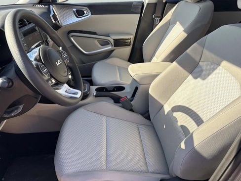 New 2025 Kia Soul LX image 18
