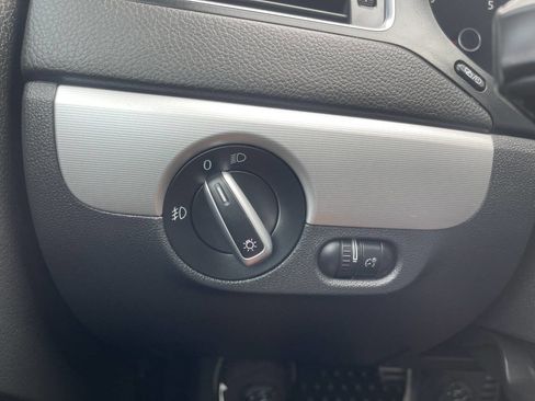 Used 2013 Volkswagen Jetta GLI Autobahn image 34