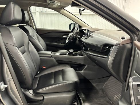 Used 2023 Nissan Rogue SV w/ SV Premium Package FWD image 21