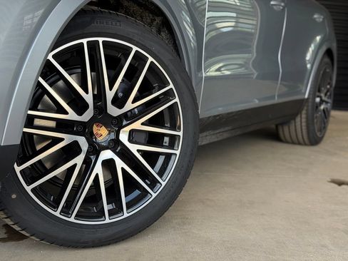 New 2026 Porsche Cayenne Coupe AWD/4WD image 6
