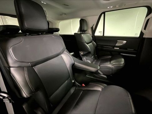 Used 2025 Ford Expedition Platinum AWD/4WD image 33