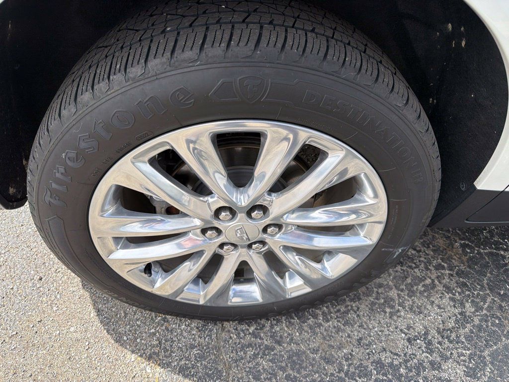 Used 2018 Cadillac XT5 Platinum w/ Driver Assist Package AWD/4WD image 15