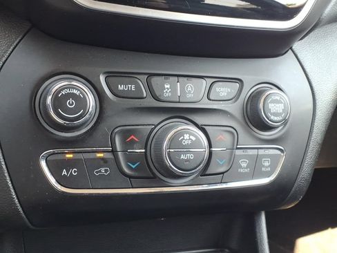 Used 2020 Jeep Cherokee Limited AWD/4WD image 31