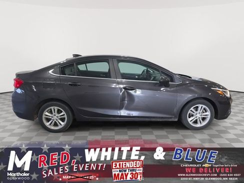 Used 2017 Chevrolet Cruze LT FWD image 1