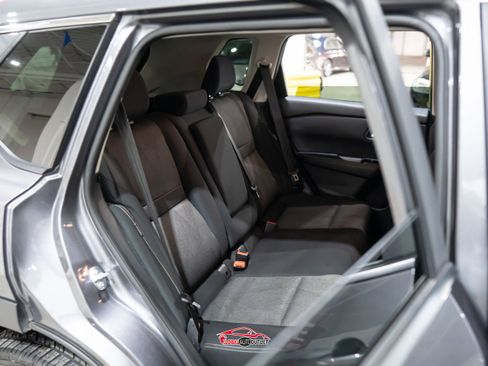 Used 2024 Nissan Rogue SV AWD/4WD image 18