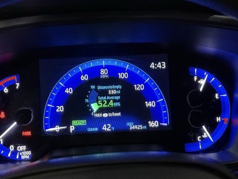 Used 2021 Toyota Corolla LE image 17