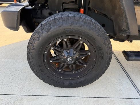 Used 2013 Jeep Wrangler Unlimited Sport image 29