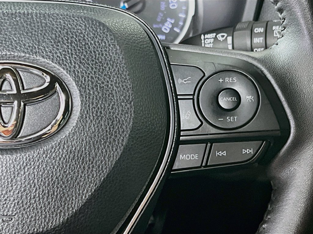 Used 2022 Toyota RAV4 SE AWD/4WD image 17