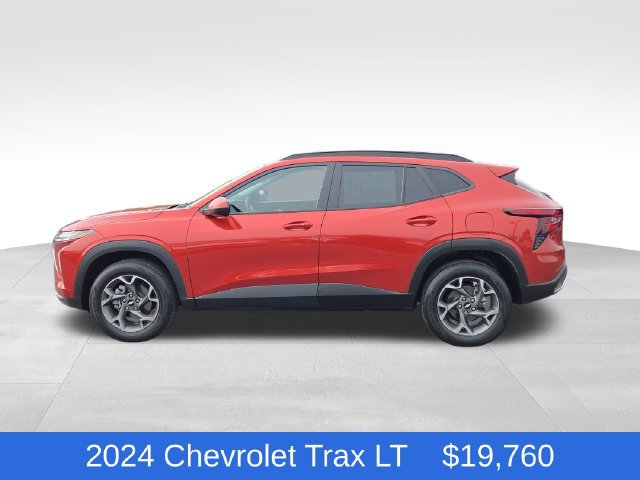 Certified 2024 Chevrolet Trax LT w/ Driver Confidence Package FWD image 2