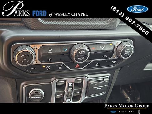 Used 2022 Jeep Gladiator Willys image 23