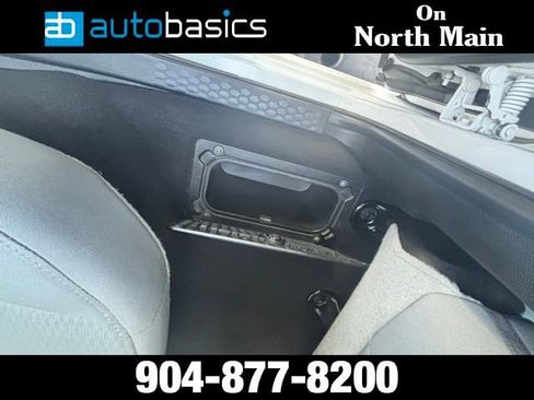 Used 2020 RAM 1500 Classic SLT AWD/4WD image 21