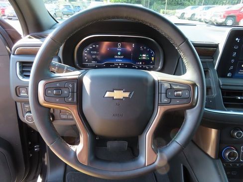 Certified 2023 Chevrolet Suburban High Country image 16