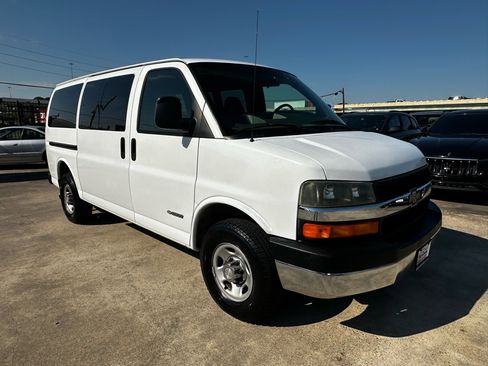 Used 2006 Chevrolet Express 3500 Passenger w/ LT Preferred Equipment Group image 7
