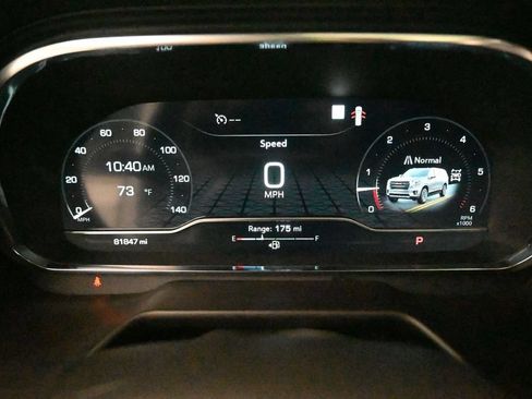 Used 2022 GMC Yukon XL SLT w/ SLT Premium Package AWD/4WD image 11
