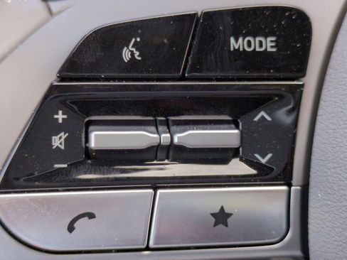 New 2025 Hyundai Elantra SEL FWD image 21