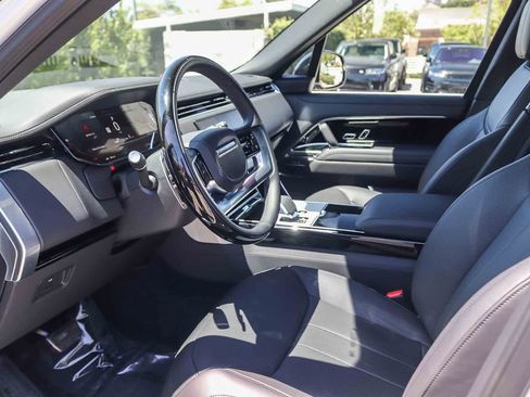New 2026 Land Rover Range Rover Long Wheelbase SE AWD/4WD image 18
