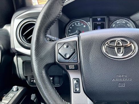 Used 2021 Toyota Tacoma TRD Pro AWD/4WD image 12