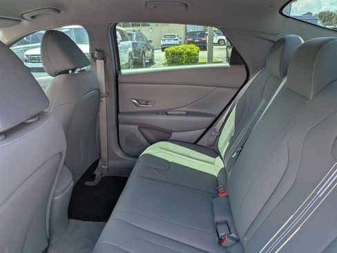 Used 2023 Hyundai Elantra SEL w/ Cargo Package FWD image 14