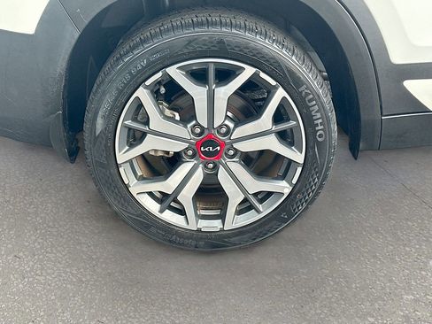 Certified 2023 Kia Seltos SX w/ SX Sunroof Package AWD/4WD image 32