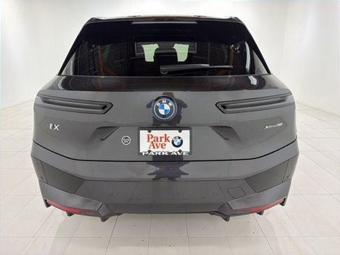 Used 2025 BMW iX xDrive50 w/ Premium Package image 4