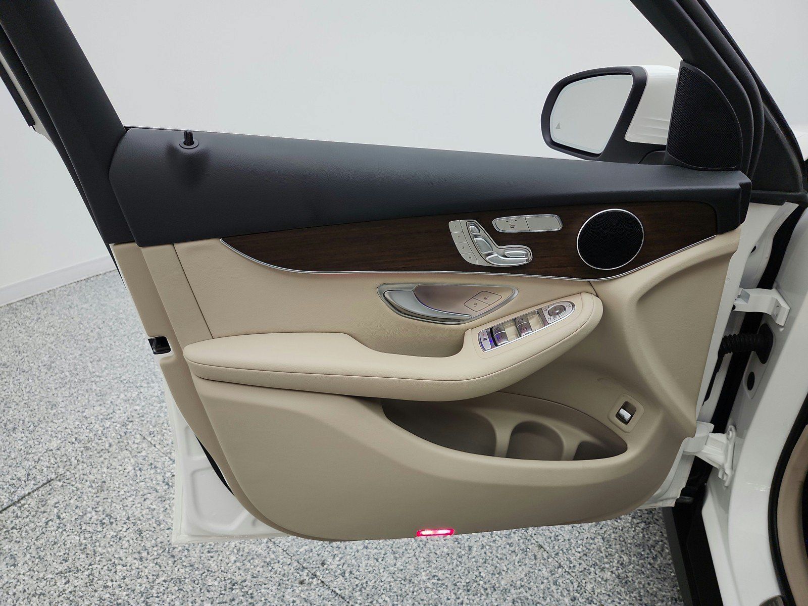 Used 2022 Mercedes-Benz GLC 300 image 14