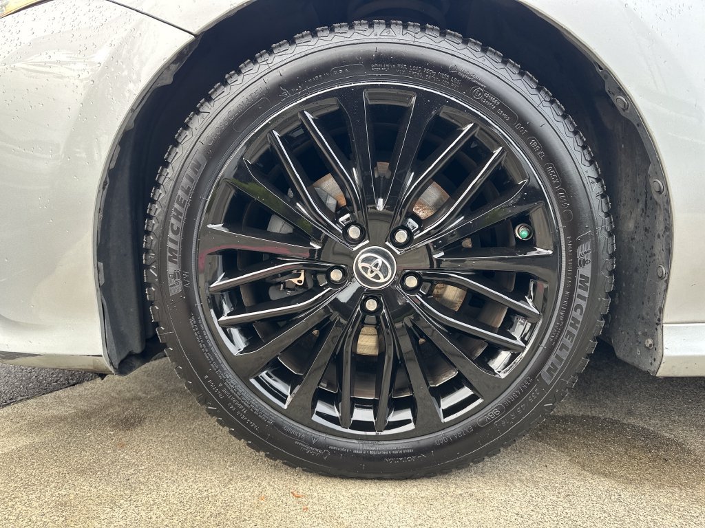 Used 2018 Toyota Camry XLE FWD image 27
