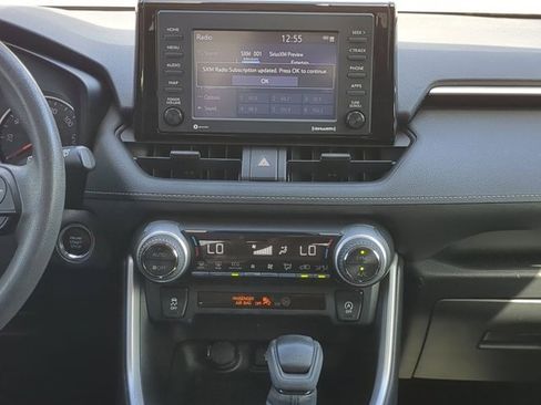 Used 2020 Toyota RAV4 XLE image 18
